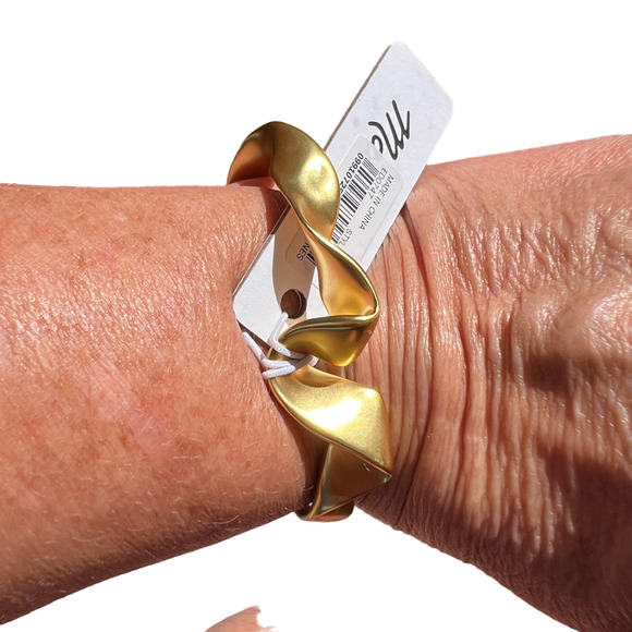 NWT Madewell Gold Twisted Ribbon Cuff Bracelet - Picture 6 of 6